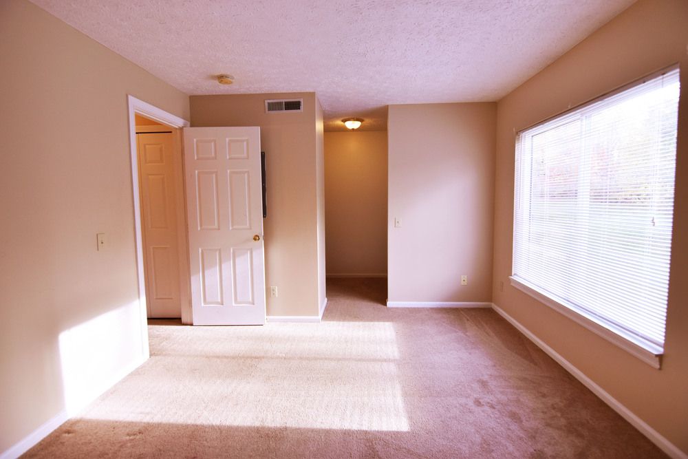 Tallmadge Pointe Apartments: 306 Northeast Ave, Tallmadge, OH 44278
